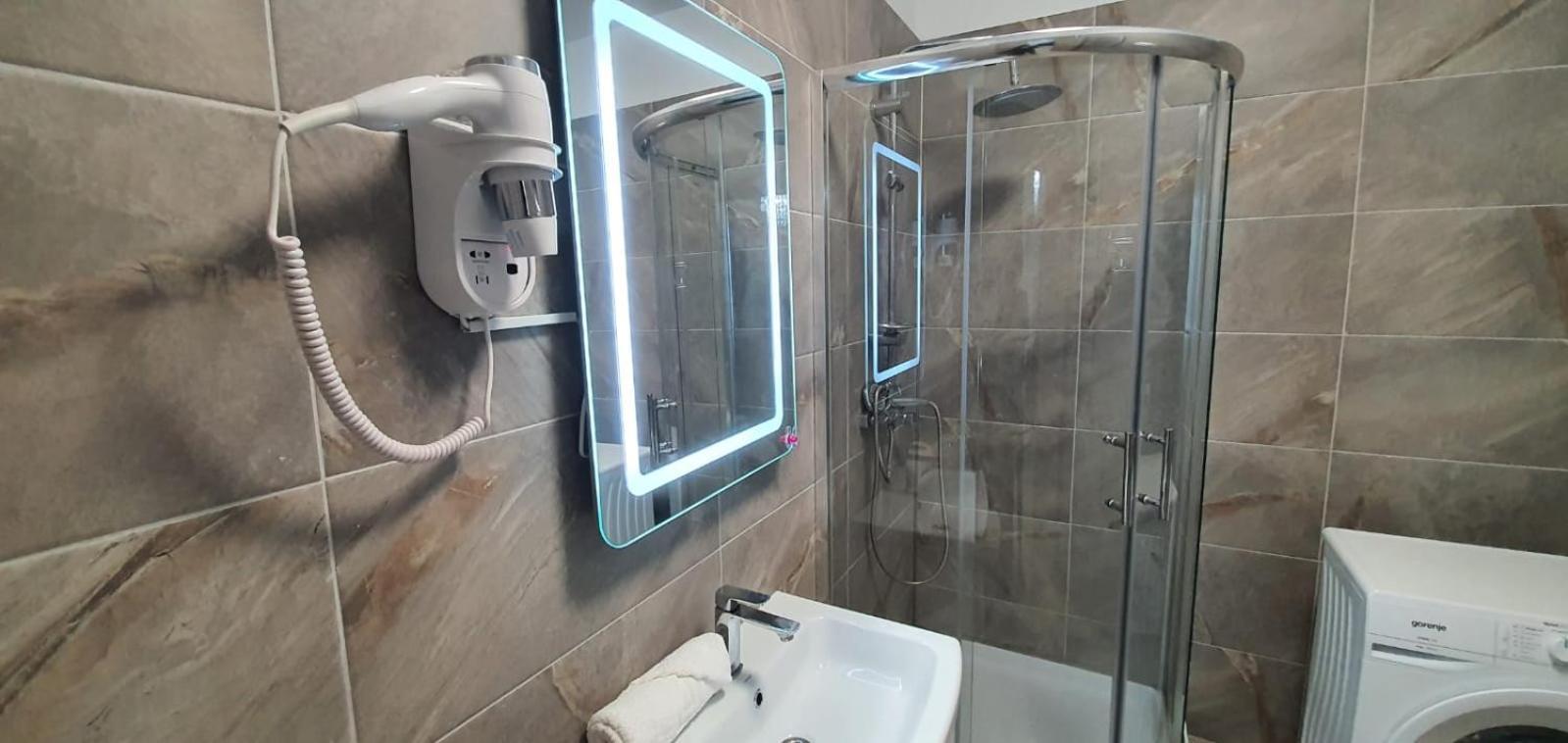 Alezzi Luxury Apartment Spa Resort Piscina Incalzita Sauna Parking Navodari Luaran gambar