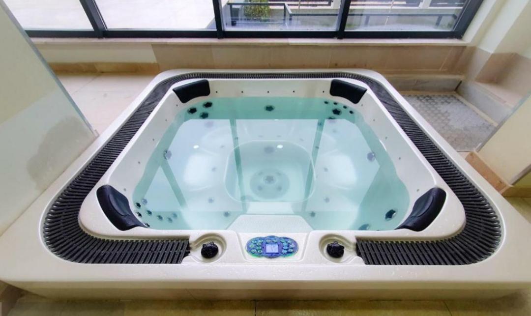 Alezzi Luxury Apartment Spa Resort Piscina Incalzita Sauna Parking Navodari Luaran gambar